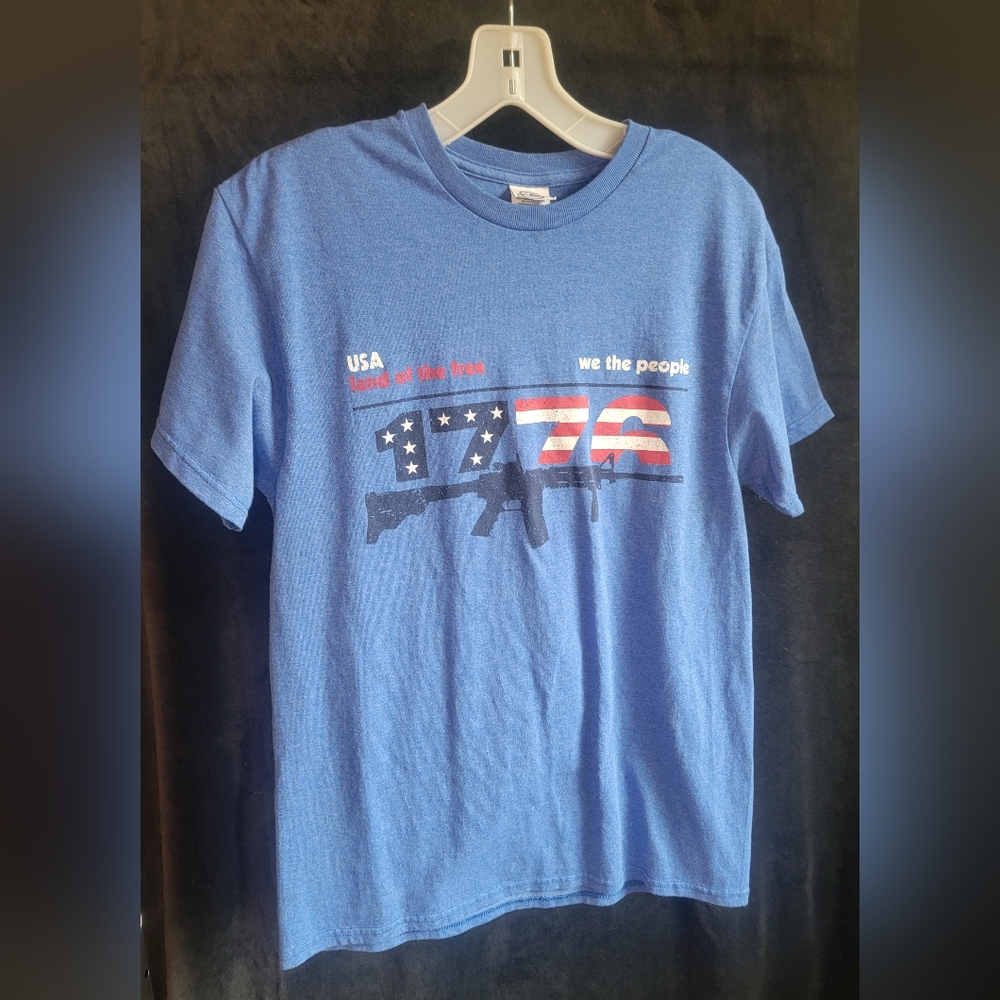NWOT USA men's shirt